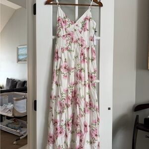 Chic Floral Maxi Dress in Pink and White